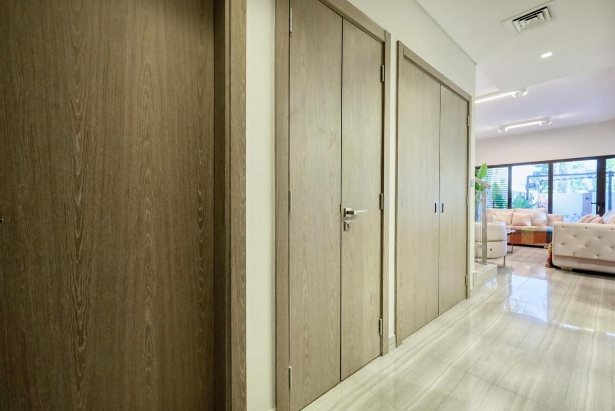Stunning 4 Bed Villa, Private Pool, Damac Hills Dubai Exterior photo