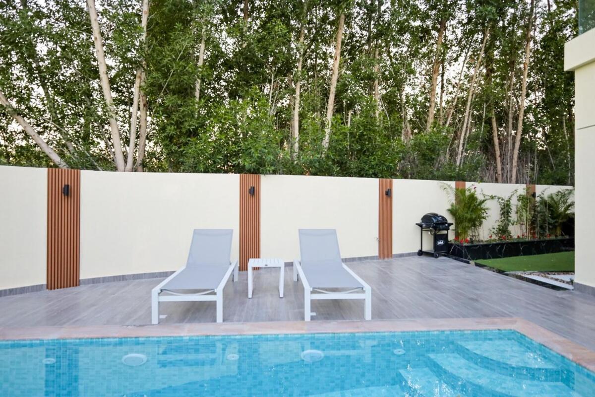 Stunning 4 Bed Villa, Private Pool, Damac Hills Dubai Exterior photo